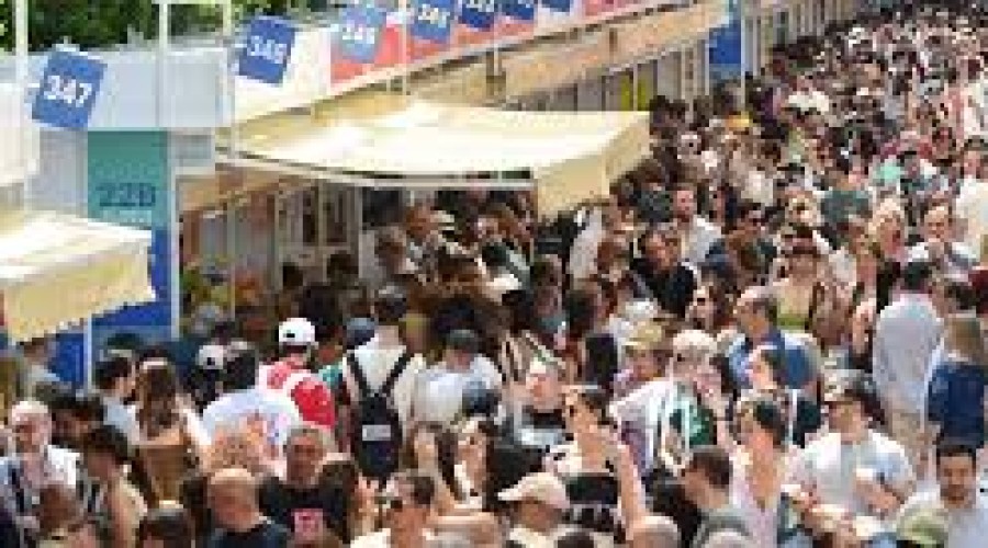 El Retiro se inunda de p&aacute;ginas y carcajadas: arranca la 85.&ordf; Feria del Libro de Madrid bajo el signo del humor