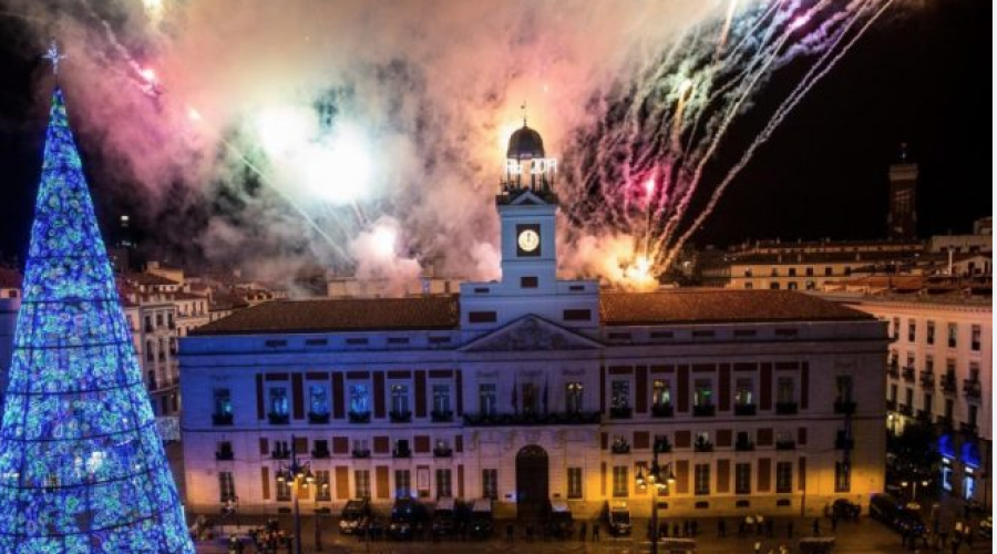 Todo a punto para que el Reloj de la Puerta del Sol anuncie el nuevo año