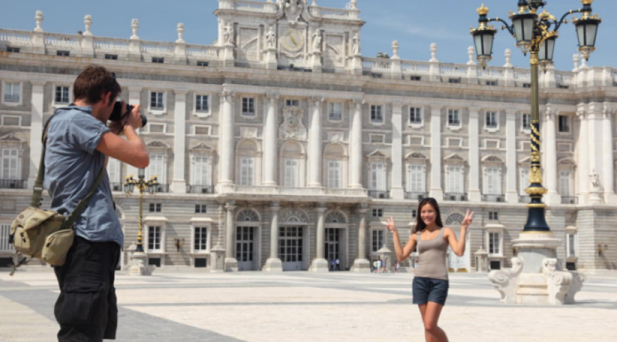 Madrid recibió para el mes de marzo 819.000 turistas, incrementándolo a un 21% más que hace un año.