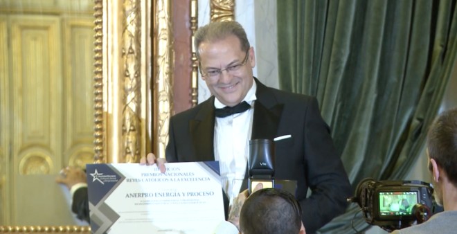 PEDRO LUIS MARTÍNEZ DE SANTOS ES GALARDONADO EN LOS III PREMIOS REYES CAT&Oacute;LICOS