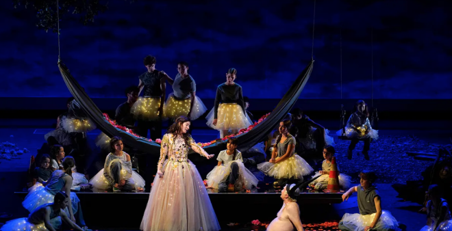 Benjamin Britten conquista Madrid: Una puesta en escena magistral de 'El sue&ntilde;o de una noche de verano'.