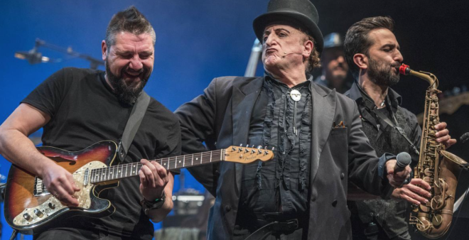 Gurruchaga y la Mondrag&oacute;n: Bodas de oro sobre el escenario.