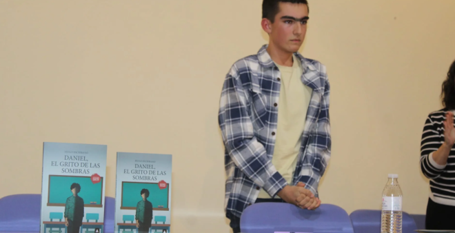Hugo Escribano, el joven autor que convierte el acoso escolar en literatura, firmar&aacute; en la Feria del Libro de Madrid
