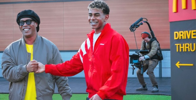 Lamine Yamal debuta como 'vlogger': as&iacute; es un d&iacute;a en la vida de la estrella del FC Barcelona