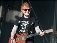 Ed Sheeran sorprende con un concierto espontáneo al aire libre en Nueva Orleans y estrena nueva cancion.    estutele.com