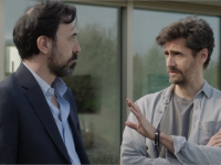 El infierno de los chats de padres y las extraescolares llega a la cartelera