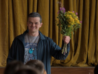 Aramayo se consagra en los BAFTA con su retrato humano del s&iacute;ndrome de Tourette en 'Incontrolable'.