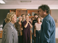 Los justos Nueve miembros de un jurado se enfrentan a un soborno irrechazable en el nuevo cine espa&ntilde;ol