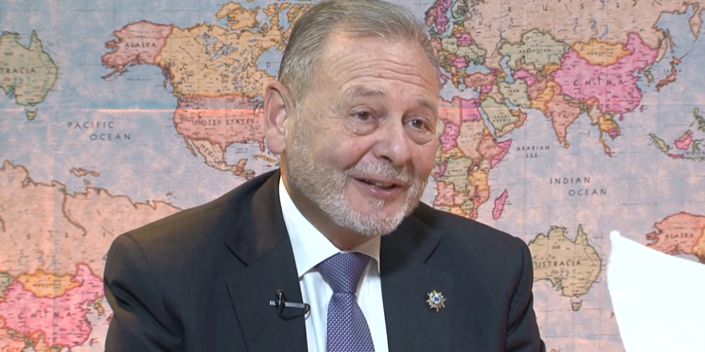 E184 UNA MIRADA A NUESTRA DEFENSA con CARLOS JES&Uacute;S MEDINA &Aacute;VILA